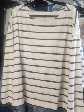 OLD NAVY  Navy and White Striped Crew Neck Tee